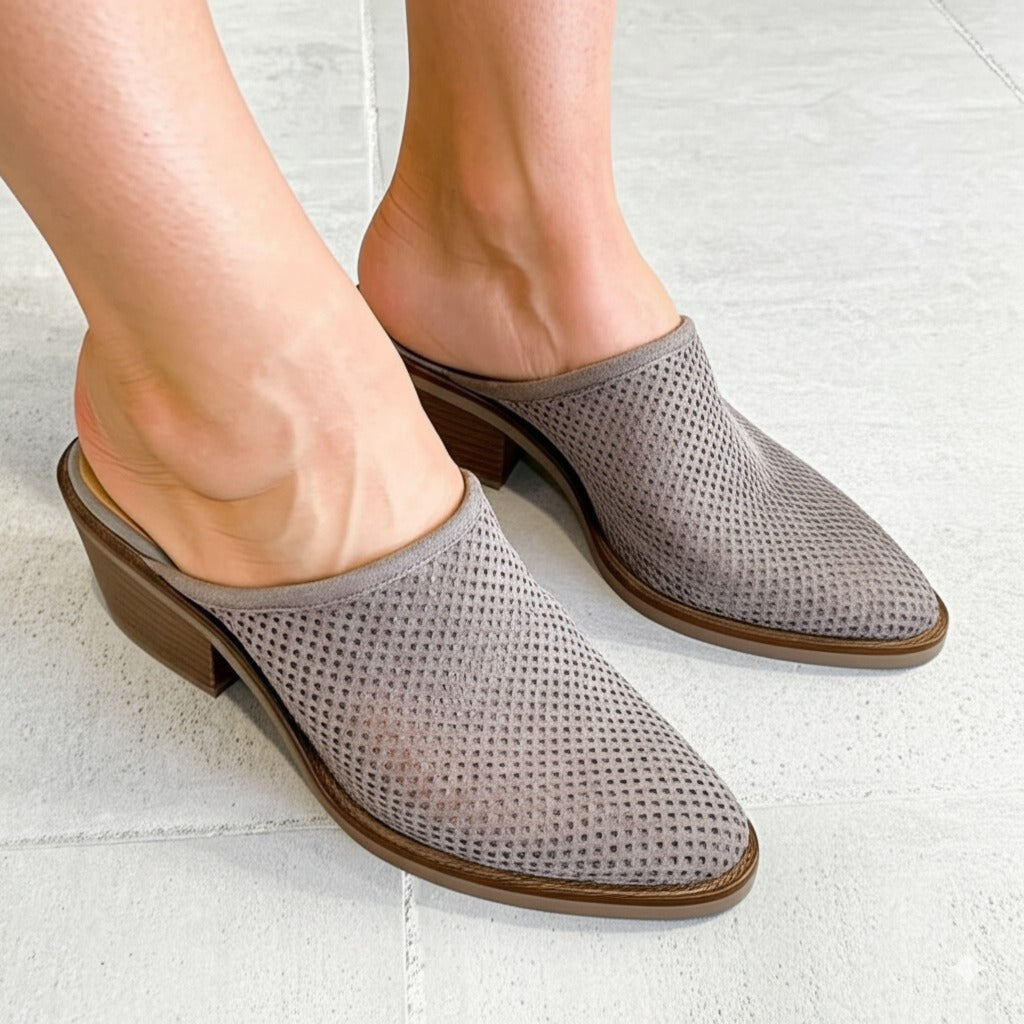 Hollowed Out Pointed Thick Heeled Half Drag