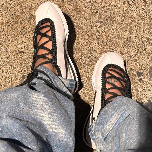 Round Head Running Tape Tether Sneaker