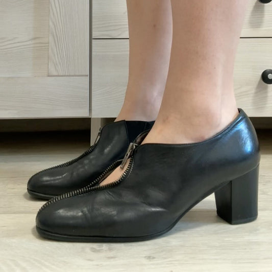 Zip-Front Thick-Heeled Shoes