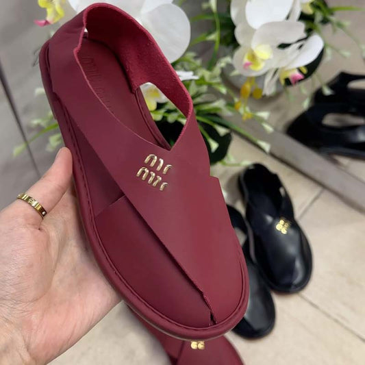 Flat Round-toe Crossover Sandals