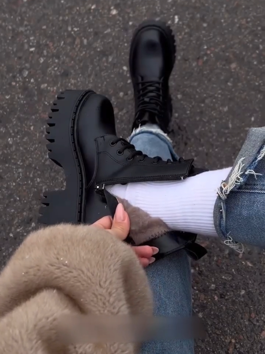 Women's Chunky-Heeled Lace-Up Fleece-Lined Boots