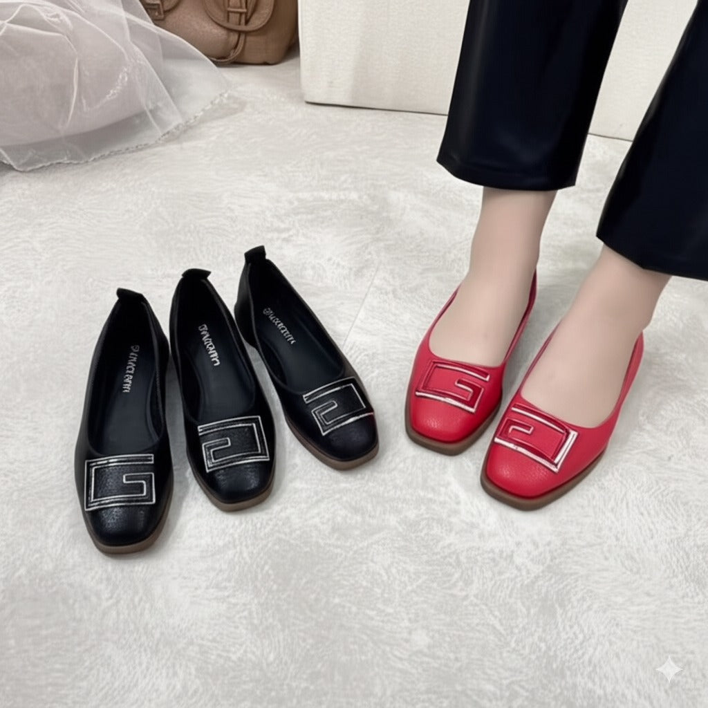Metallic Buckle Flat Shoes