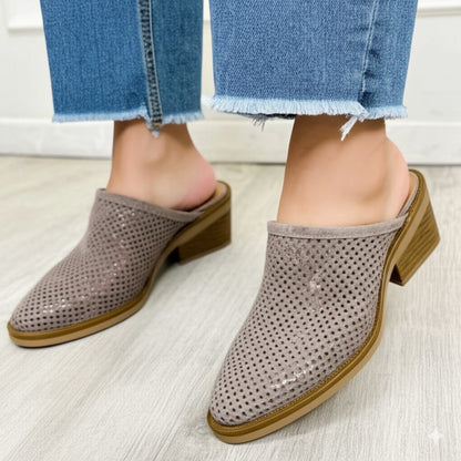 Hollowed Out Pointed Thick Heeled Half Drag