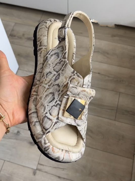 Animal Textured Flat Sandals