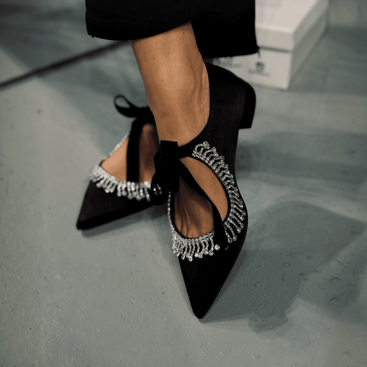 Chic Black Pointed Flats With Bow & Rhinestones