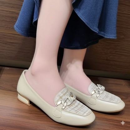 Chunky Chain Embellished Pointed Flats