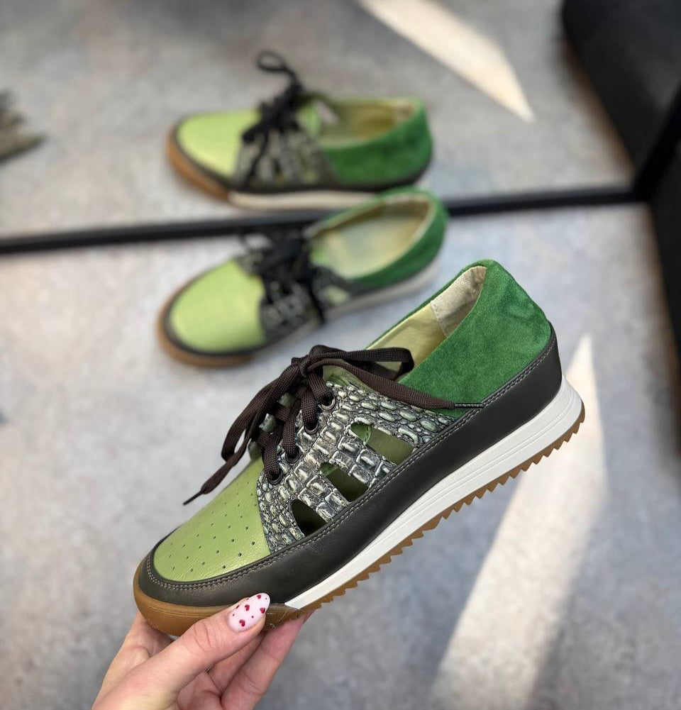 Snakeskin Pattern Lace Up Sneakers