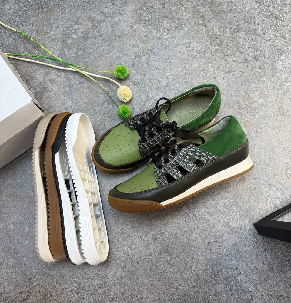 Snakeskin Pattern Lace Up Sneakers