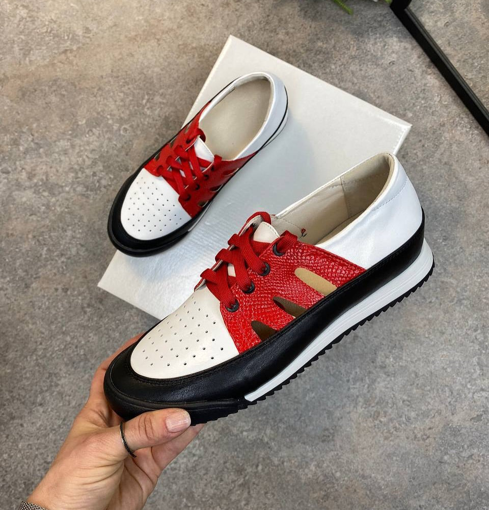 Snakeskin Pattern Lace Up Sneakers
