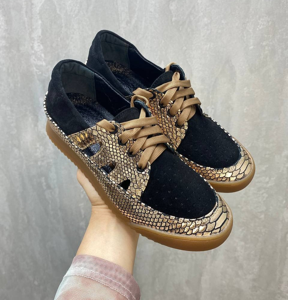 Snakeskin Pattern Lace Up Sneakers