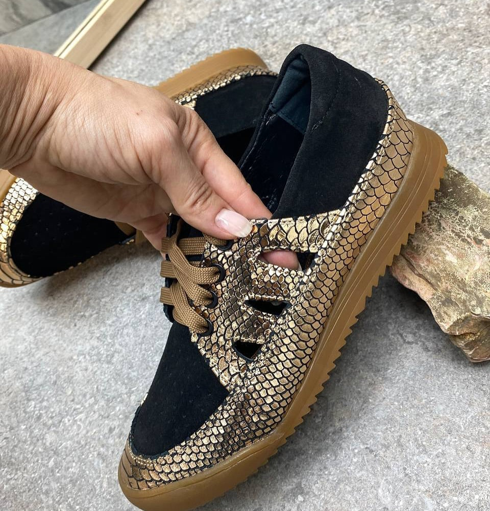 Snakeskin Pattern Lace Up Sneakers
